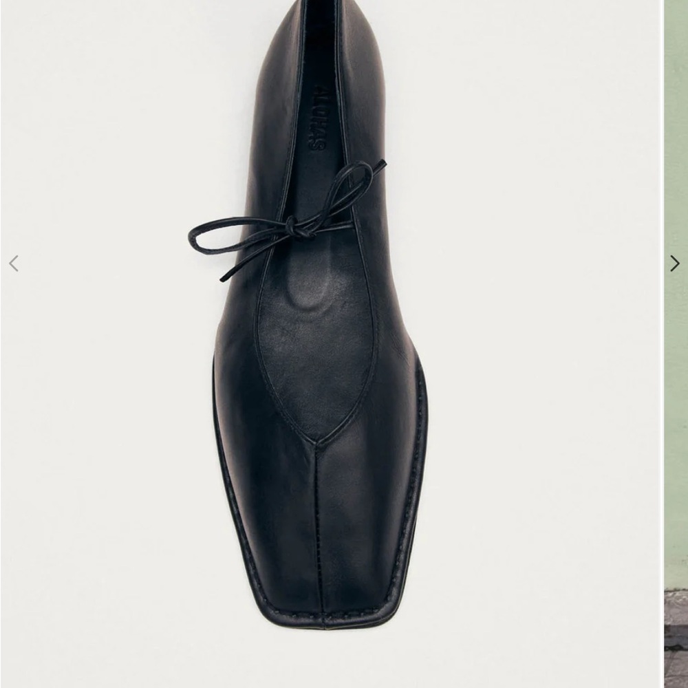 ALOHAS Black Leather Flats